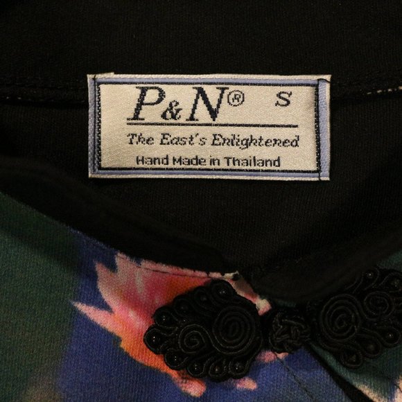 Lotus flower Top with asian neck clasp - Picture 4 of 4